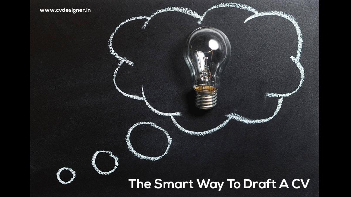 Lightbulb on chalkboard with drawn thought bubble and text
